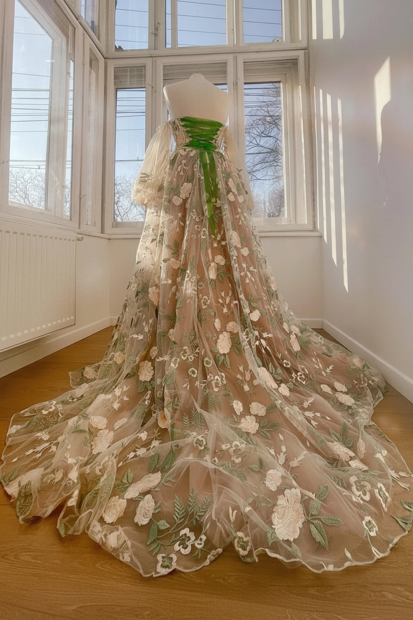 Robe de Créateur "Aura de Perles"  Bustier Floral & Manches Bouffantes 4